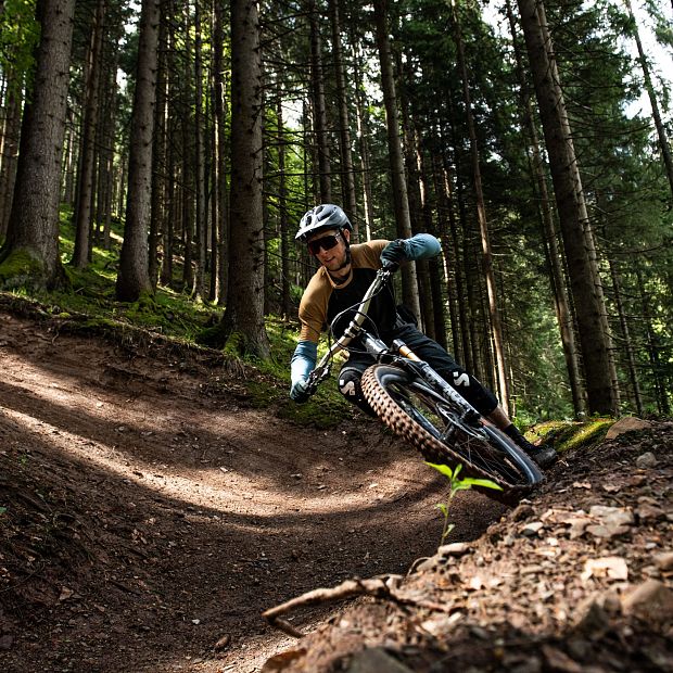 Bike Trail Hahnenkamm E-Bike Frühling (c) Kitzbühel Tourismus - Thomas Griesbeck-kitzbuehel-residences