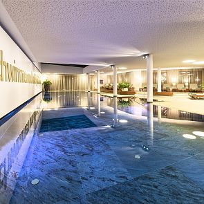 Naturstein-Swimmingpool