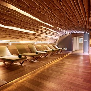 Ruheraum aus gehackter Zirbe