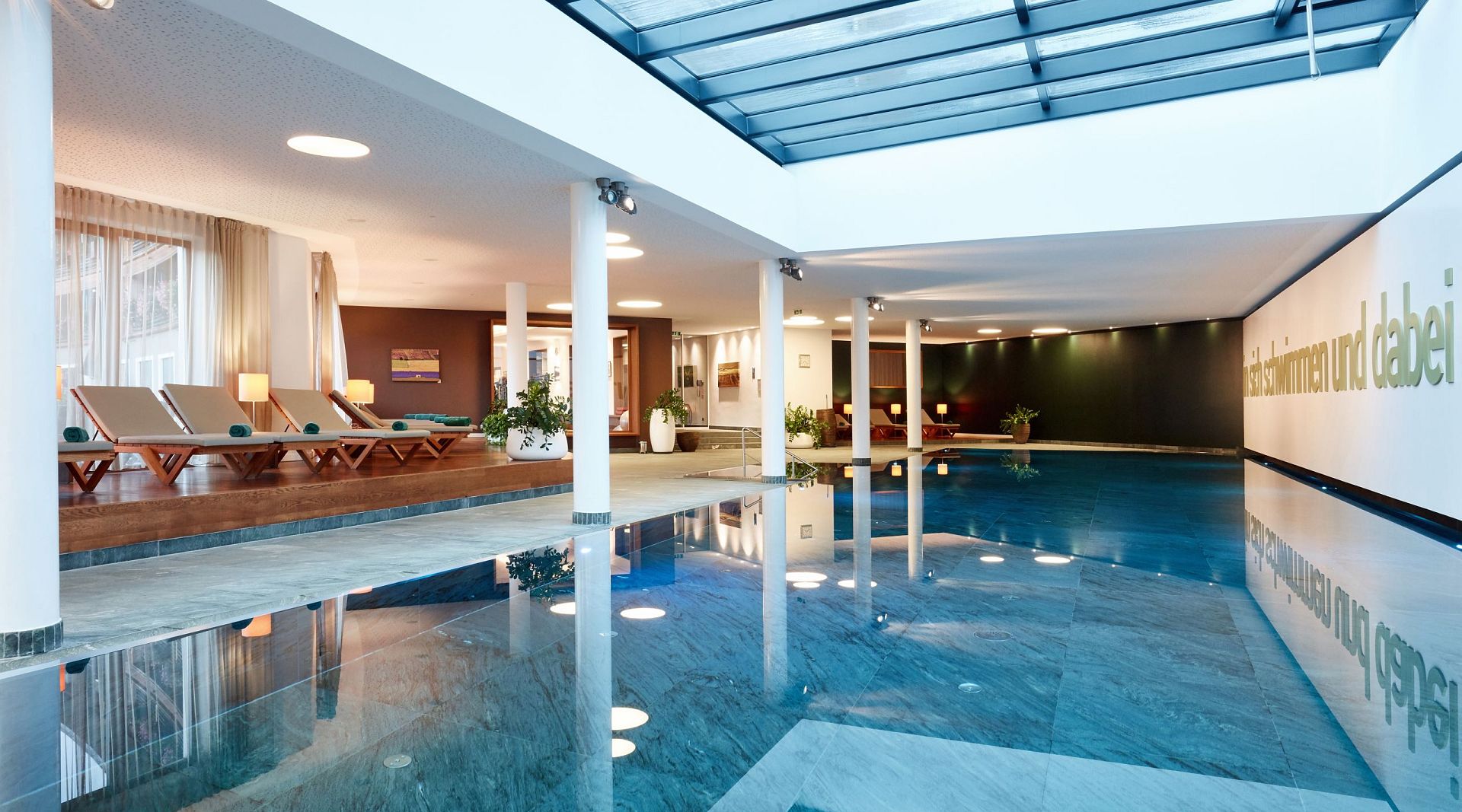 KCC Spa Natursteinswimmingpool